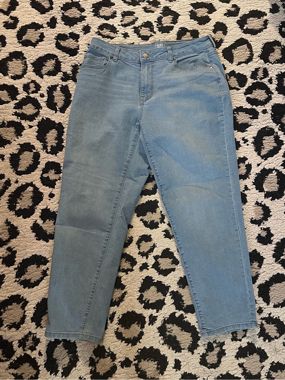 Time and Tru Light Blue Ankle Cropped Jeans